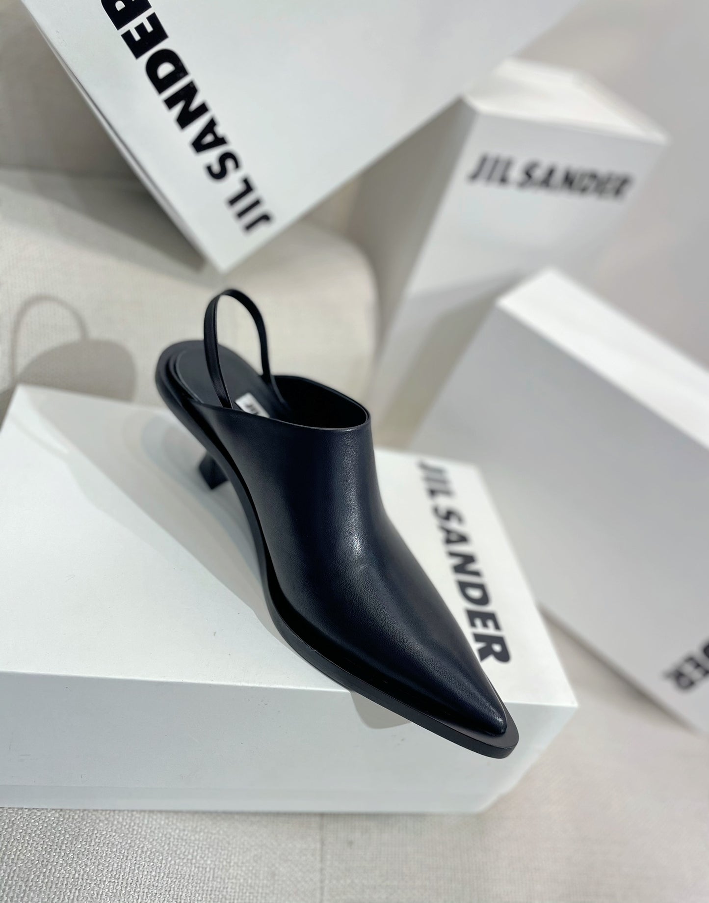 Jil sander-2022春夏 走秀新款 牛皮尖頭貓跟拖鞋