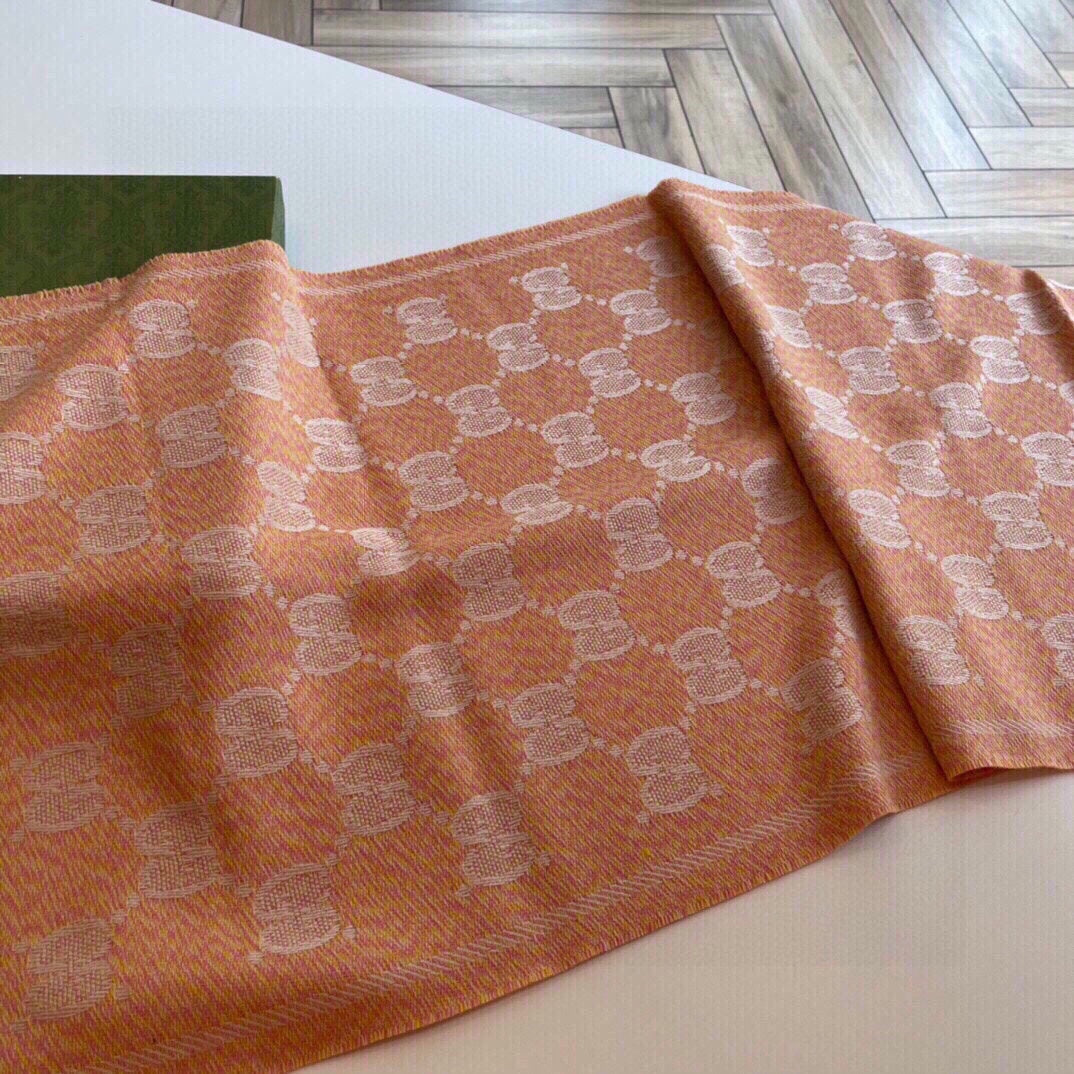 古G家-羊毛提花圍巾 96%羊毛 2%聚酰胺 2%金屬纖維  45*195cm 粉色