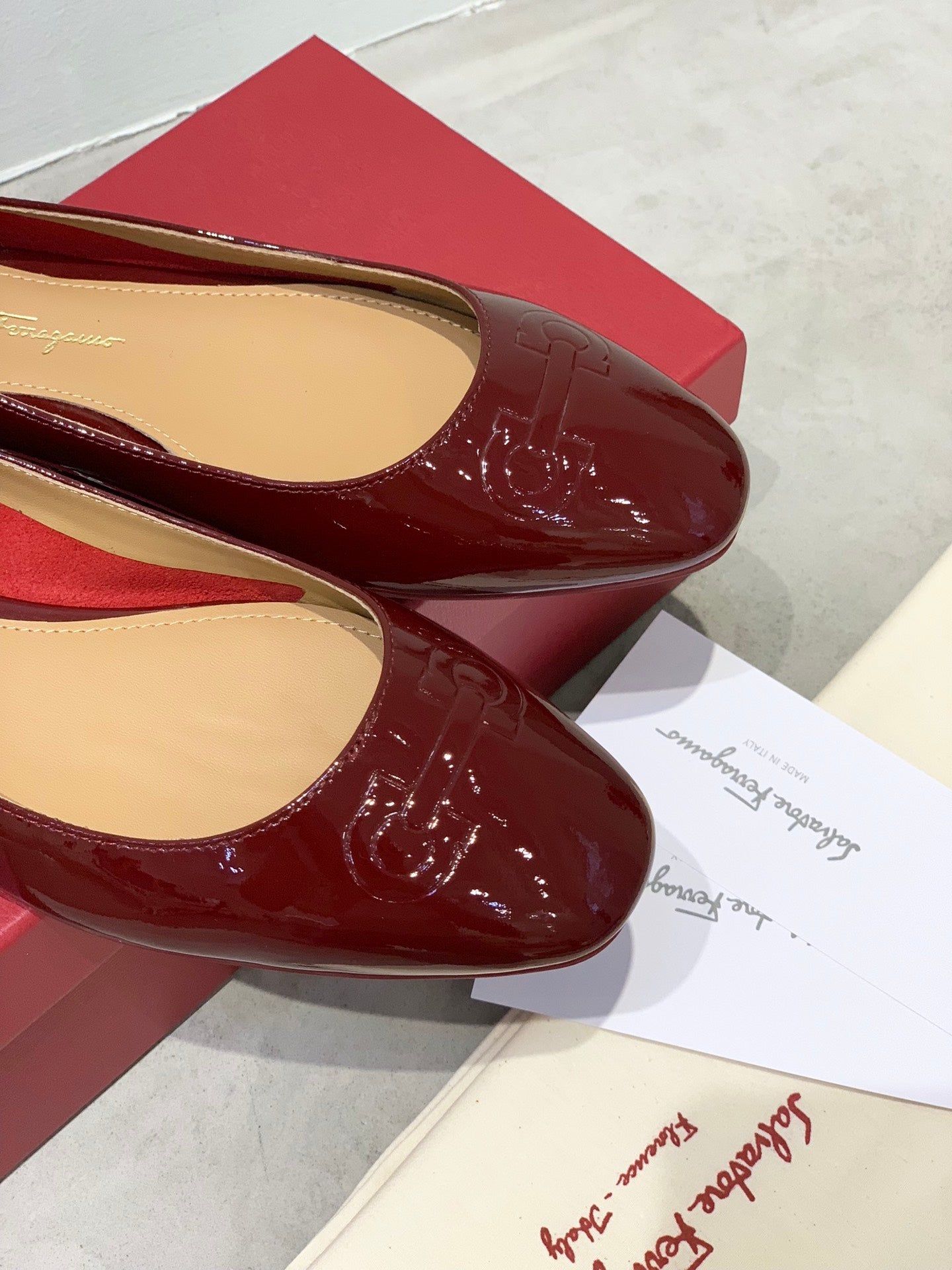 Salvatore Ferragamo鞋-紅色漆皮 圓頭 平底鞋