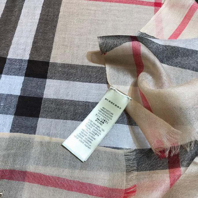 巴B家-經典版戰馬繡標圍巾 90*210cm 100%羊絨 杏色