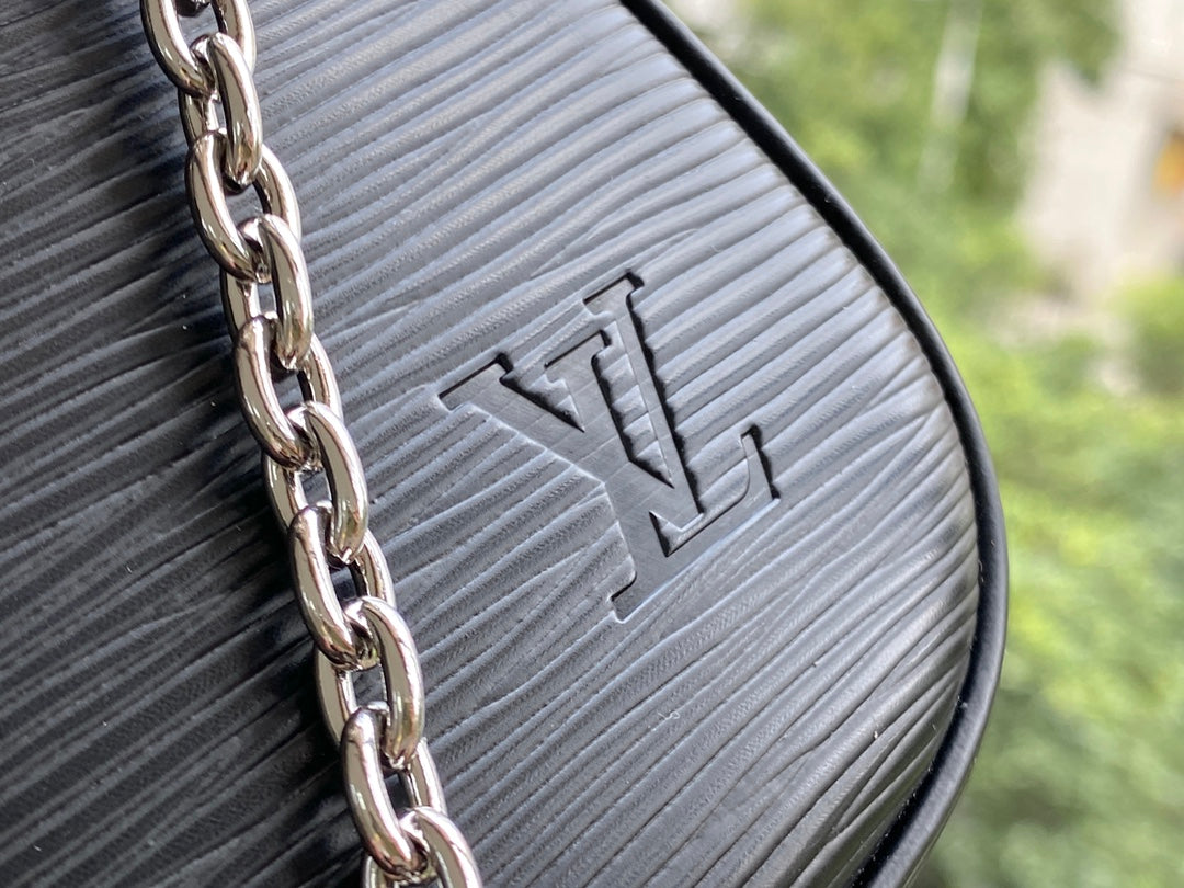 LV M80471 黑色 Easy Pouch On Strap 手袋