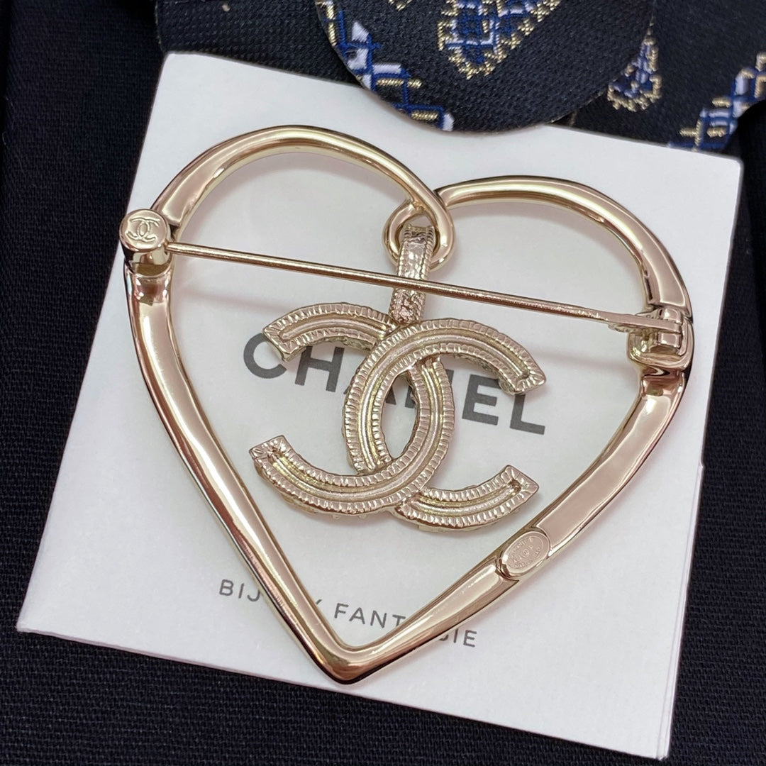 Chanel 胸針