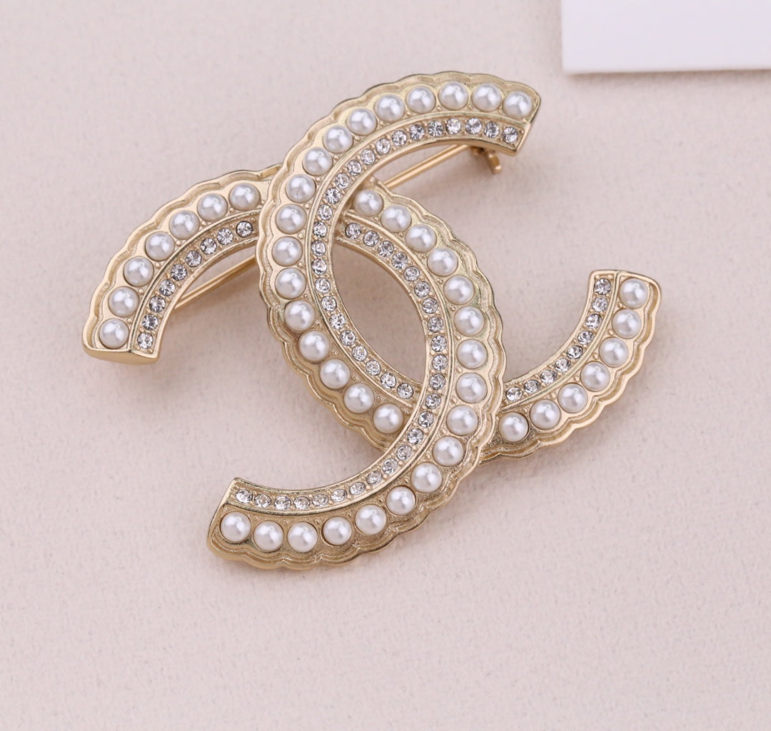 Chanel 胸針