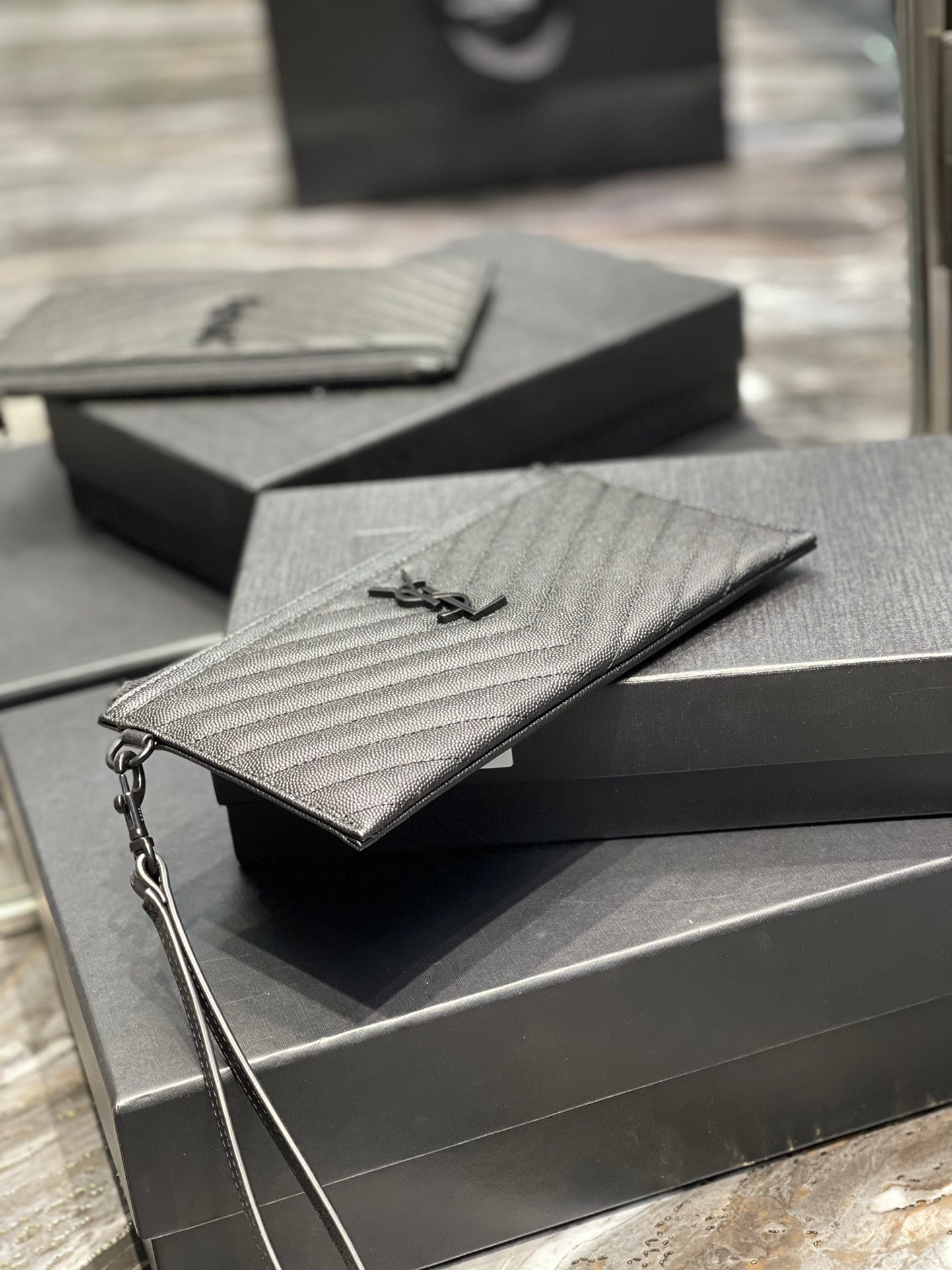 YSL 拉鍊手拿包 扁長夾 黑色黑扣