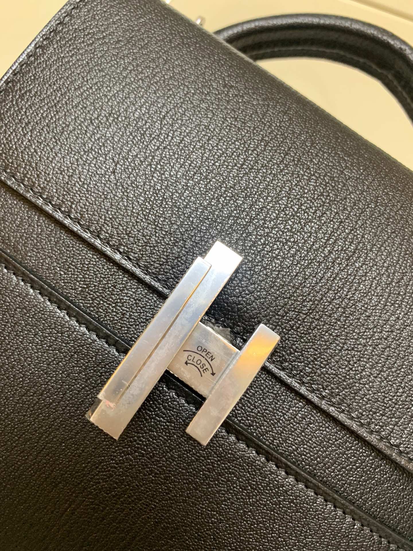 Hermes-Cinhetic 秀款盒子-山羊皮內拼電光藍swift皮-銀扣