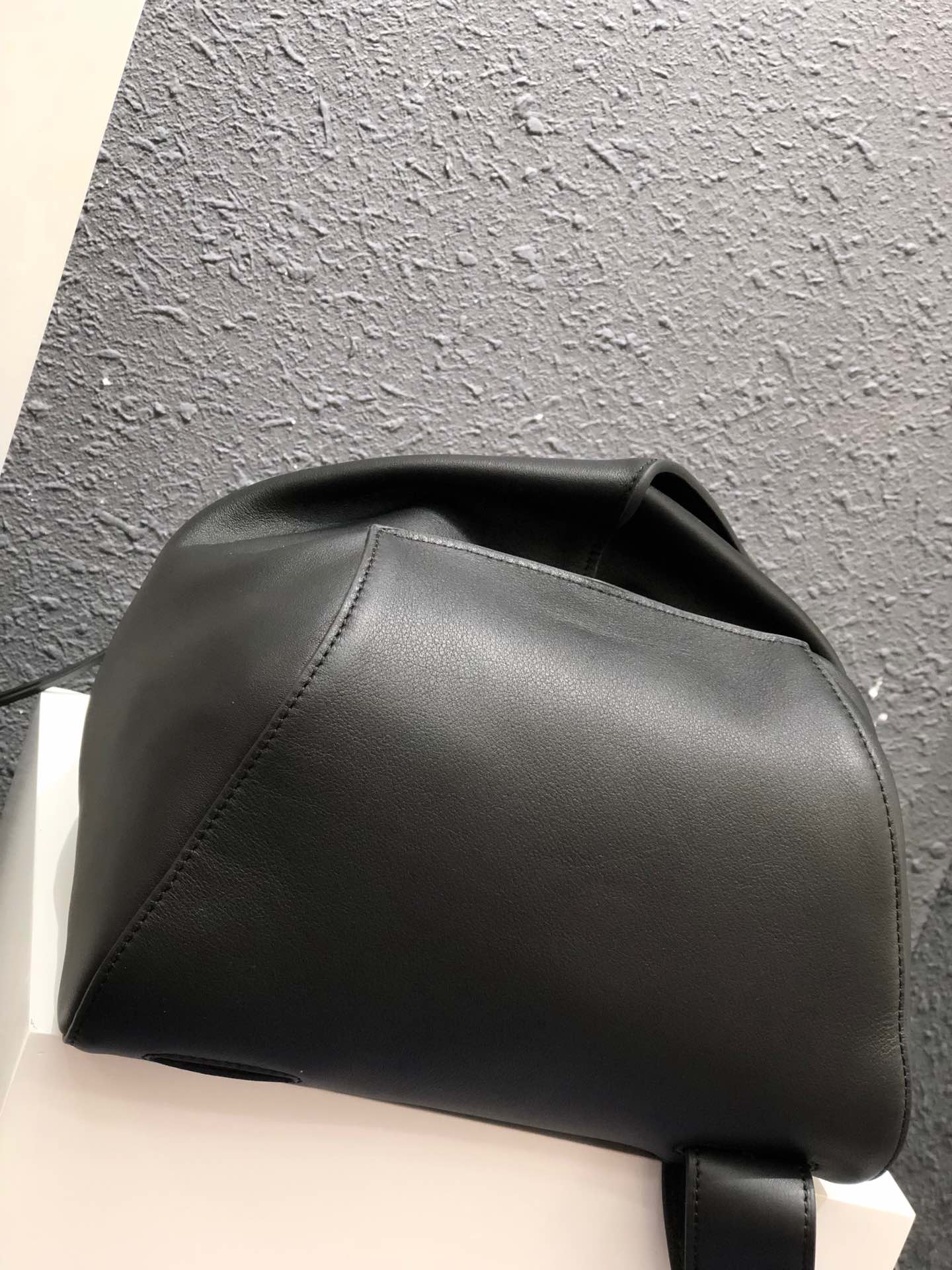 Loe-anton bag 肩背包 後背包 黑色
