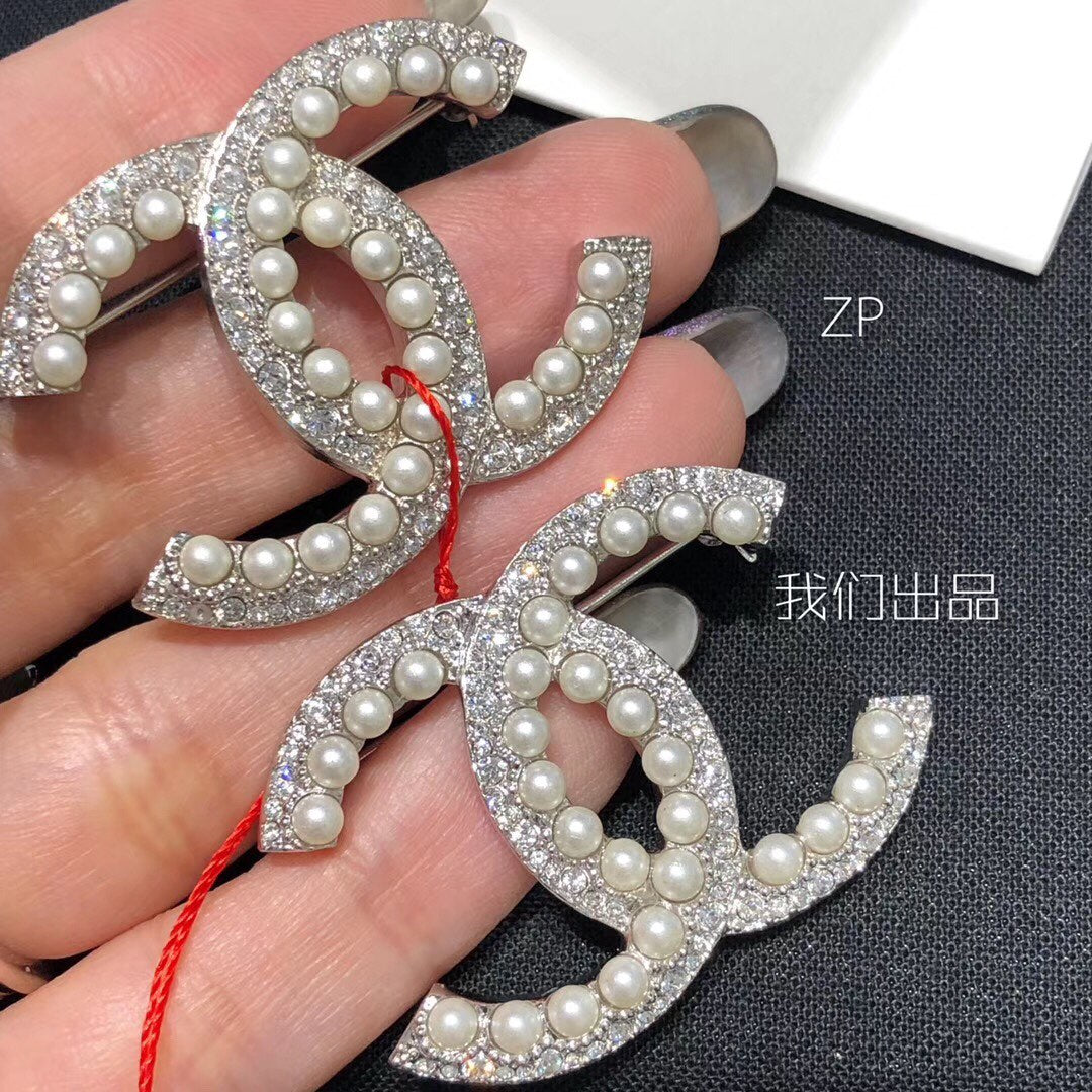 Chanel 胸針