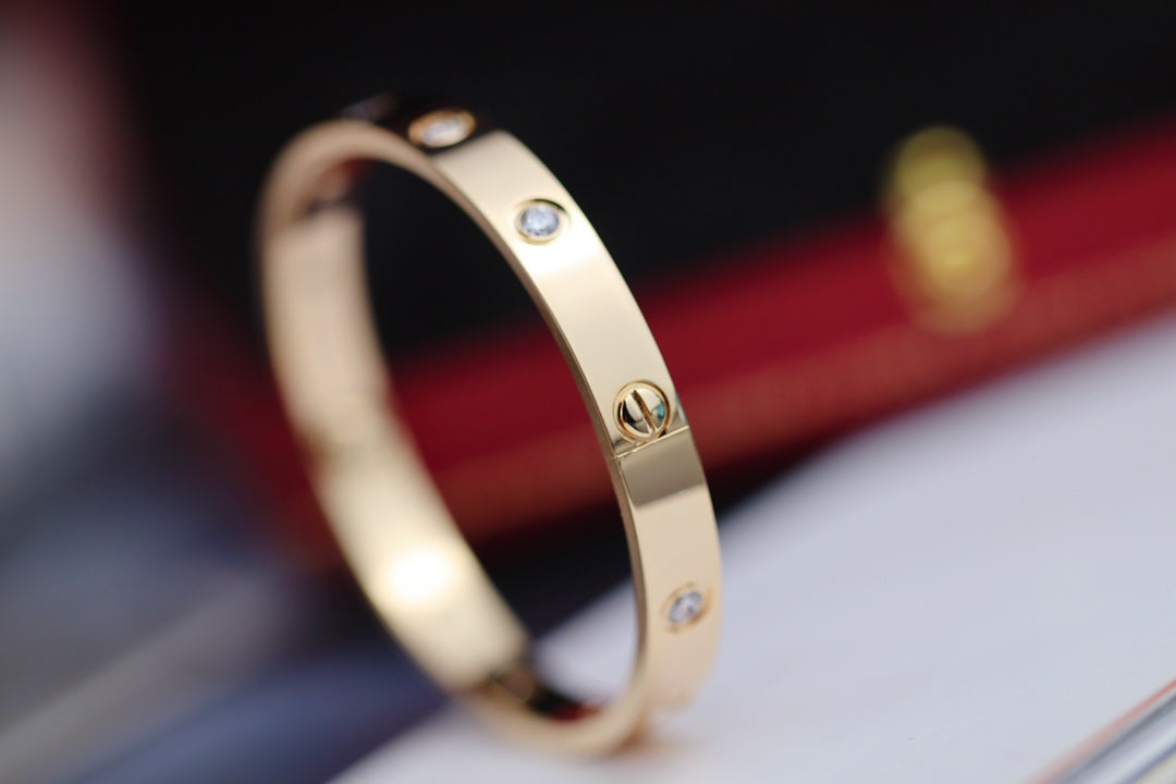 Cartier Love 寬版手鐲-10鑽