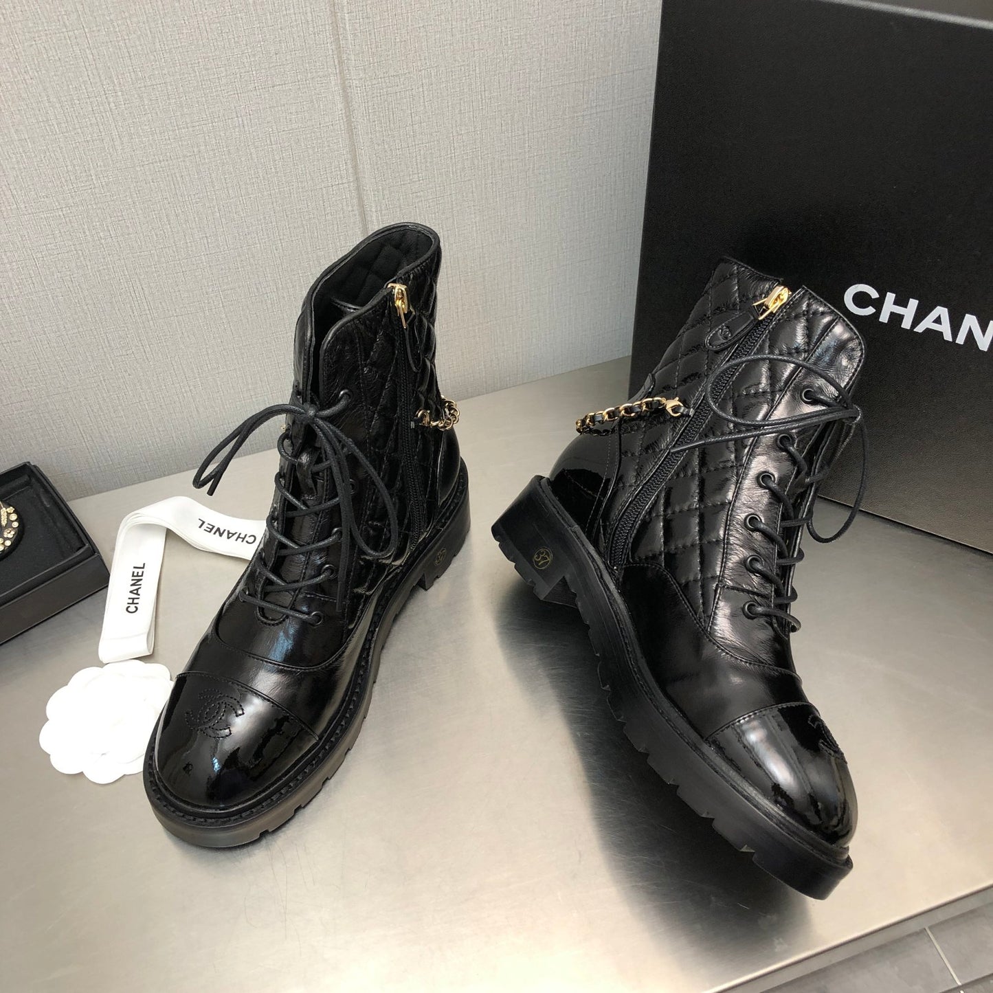 小香家-菱格紋羊皮繫帶靴（尺碼35-39，40、41訂製）