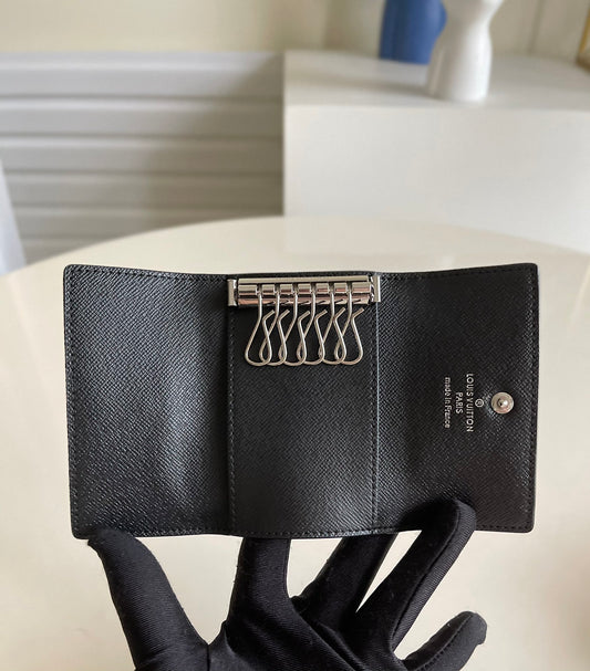 LV M62630 設計小巧精緻的鑰匙包