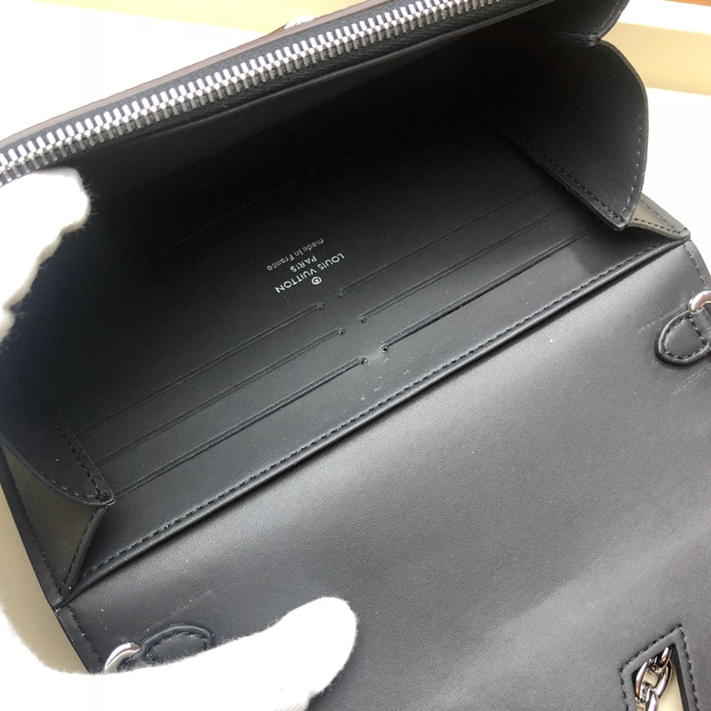 M63594 路L家-2018-19秋冬時裝秀 Twist Chain錢夾 咖啡色