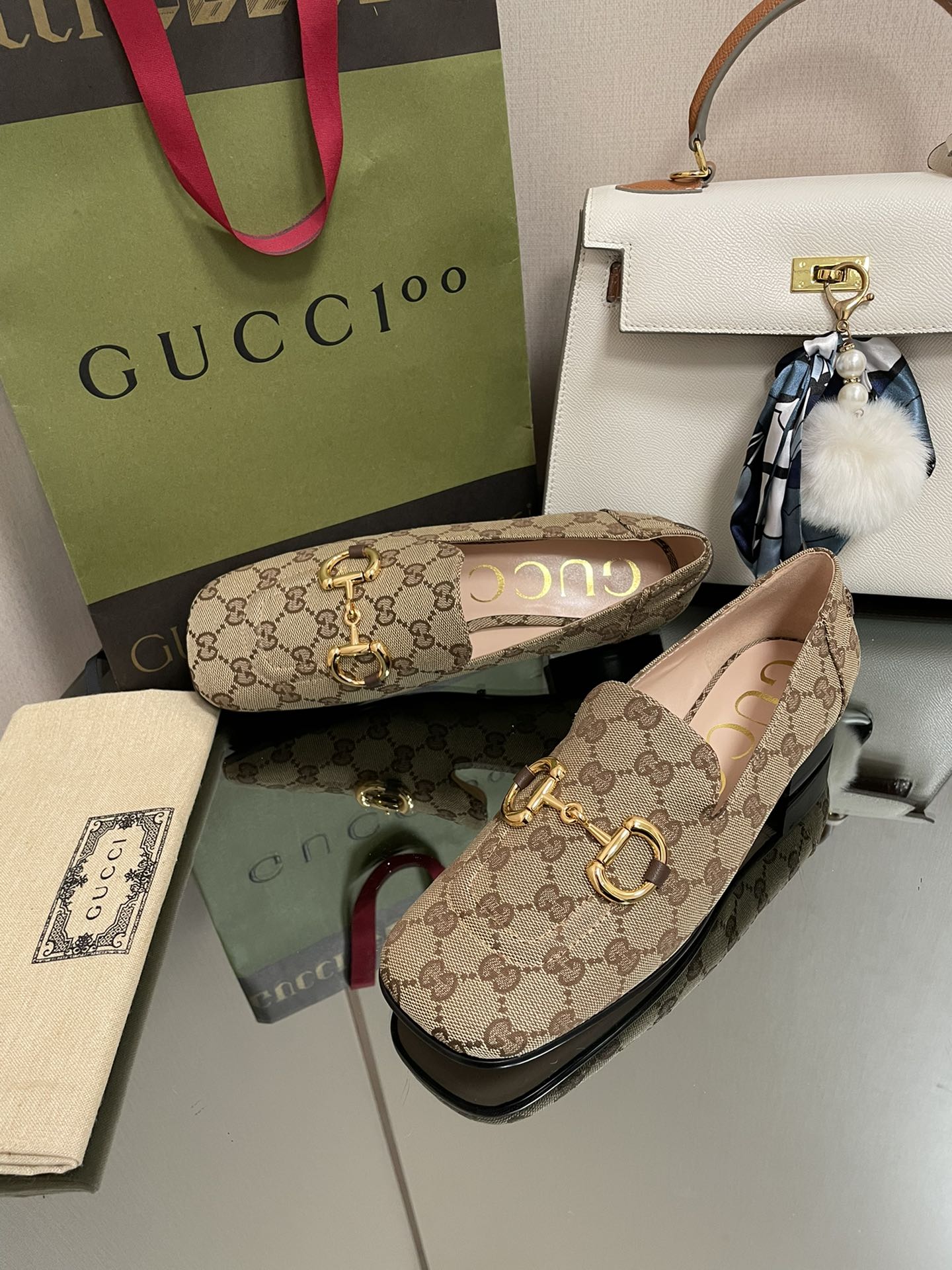 古G家-包頭方頭平底鞋 小老花紋 杏色