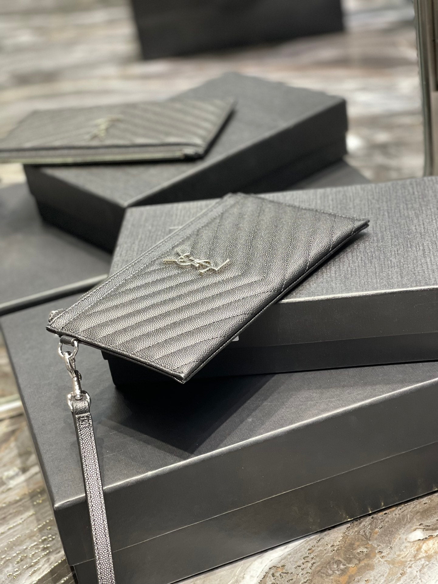YSL 拉鍊手拿包 扁長夾 黑色銀扣