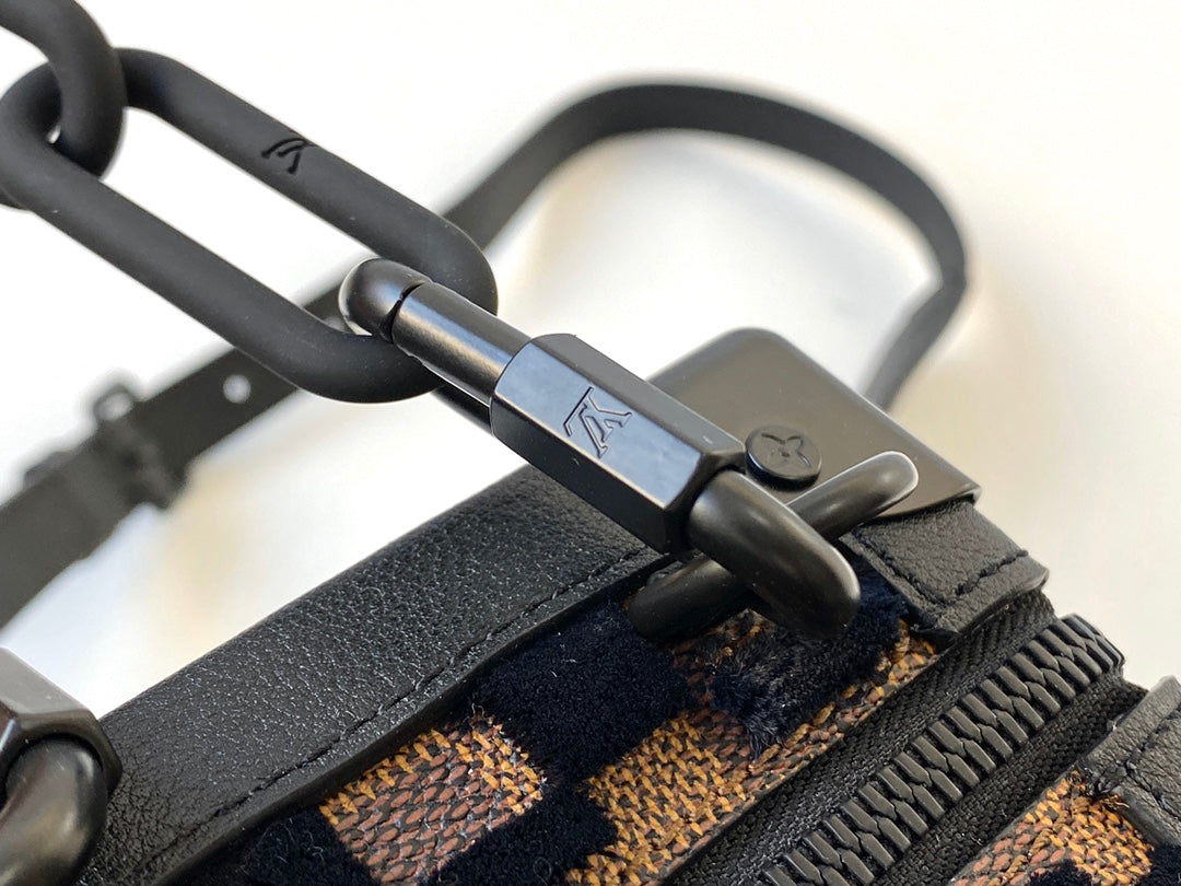 M45044 路L家-MINI SOFT TRUNK 手袋 咖格黑色植絨