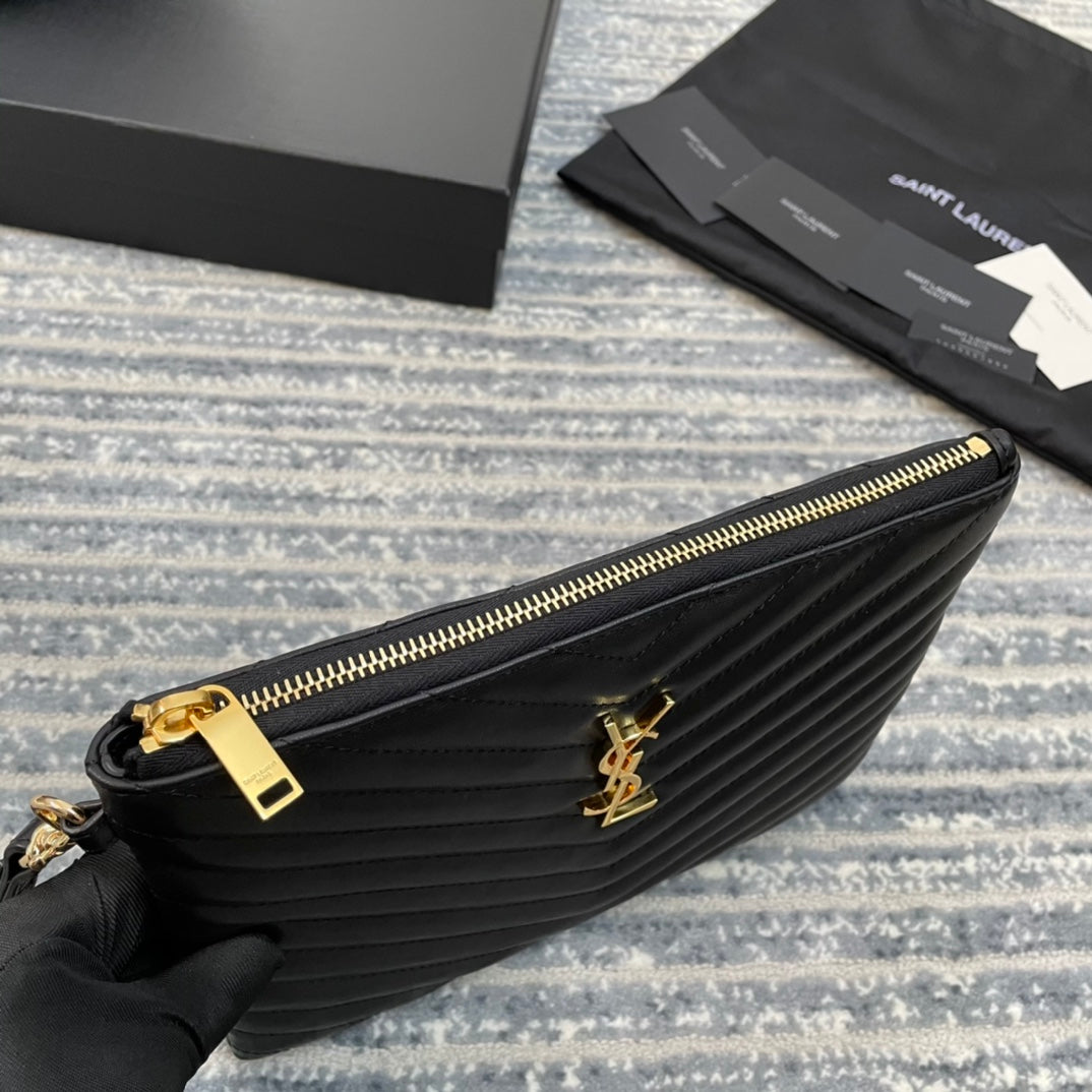 YSL經典MONOGRAM小號絎縫皮革手包-黑色小牛皮金扣
