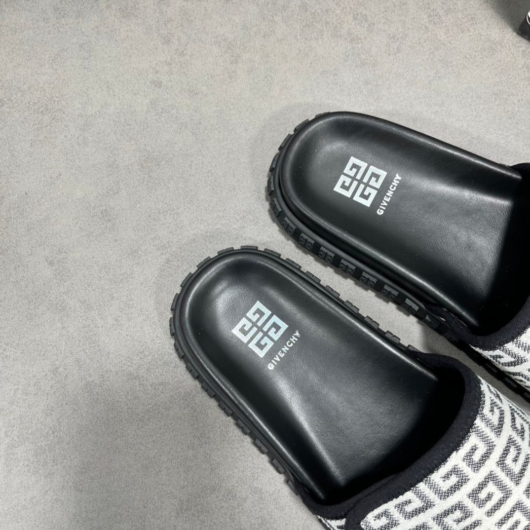 Giv-壓紋牛皮拖鞋 白色