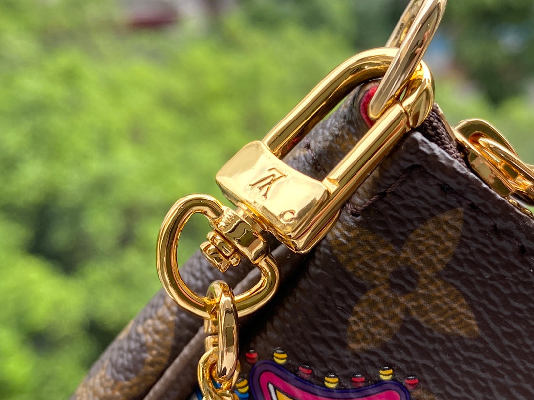 LV M58009 星星絲印 Mini Pochette Accessoires