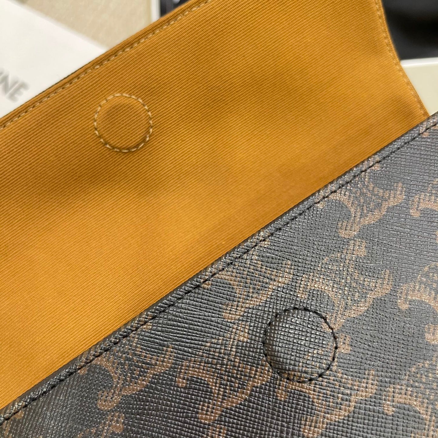 Celine 凱旋門老花三角形包