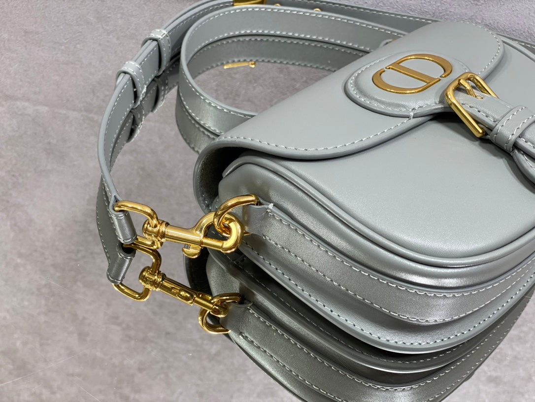 Dior Bobby-小號18cm-岩石灰牛皮
