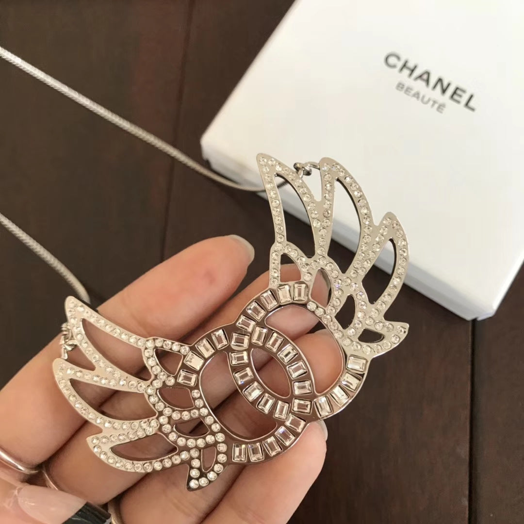 Chanel 胸針