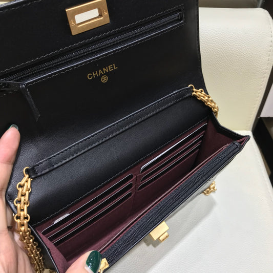 小香家-2.55復刻扣徽章woc