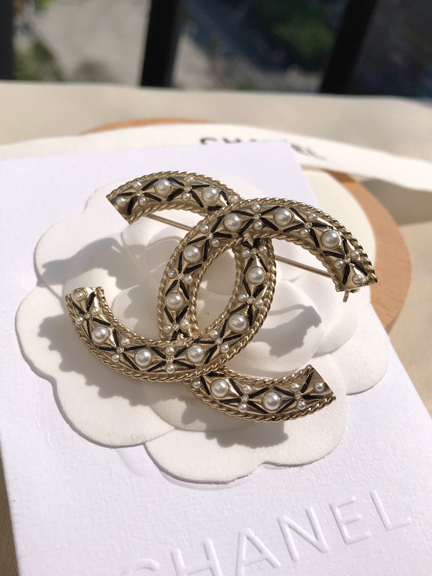 Chanel 胸針