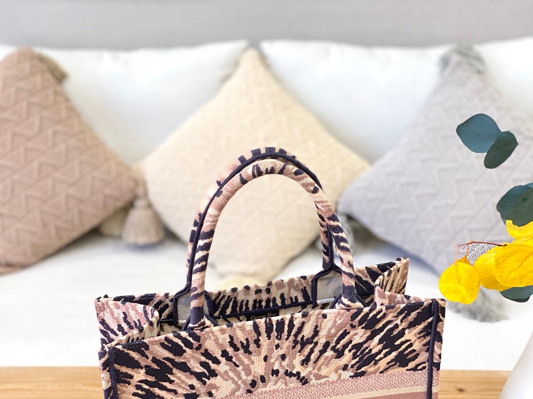 Dior Book Tote-小號36.5cm-萬花筒