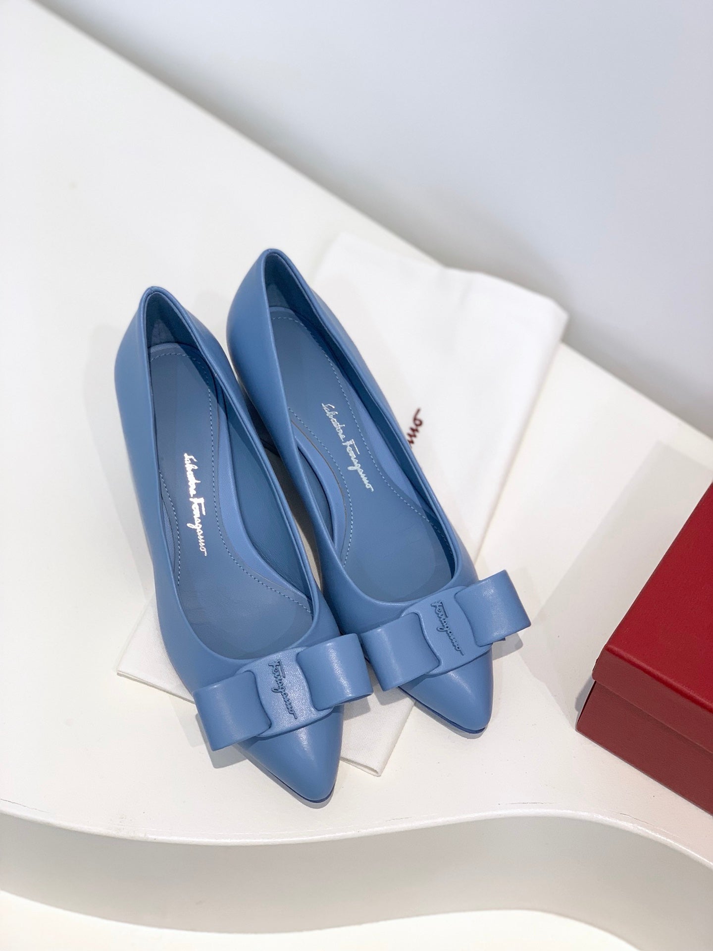 Salvatore Ferragamo鞋-菲拉格慕 Viva低跟尖頭 平底鞋 藍