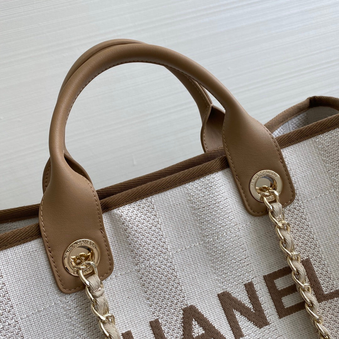 Chanel 大號米色條紋沙灘包