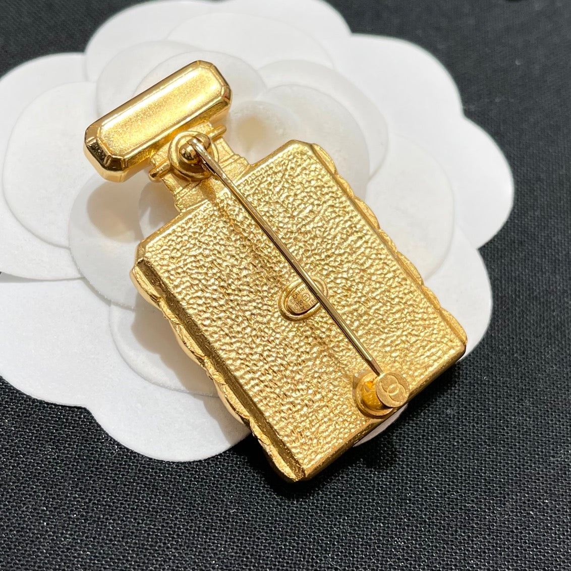 Chanel 胸針