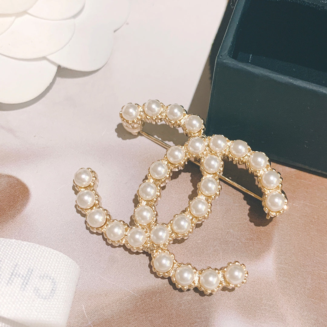 Chanel 胸針