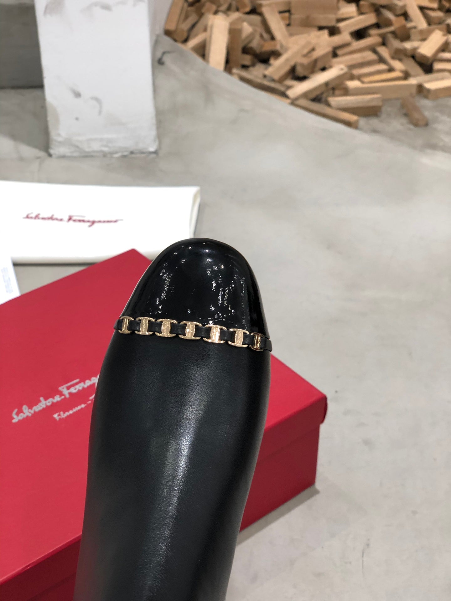 Salvatore Ferragamo鞋-馬蹄扣 粗跟短靴