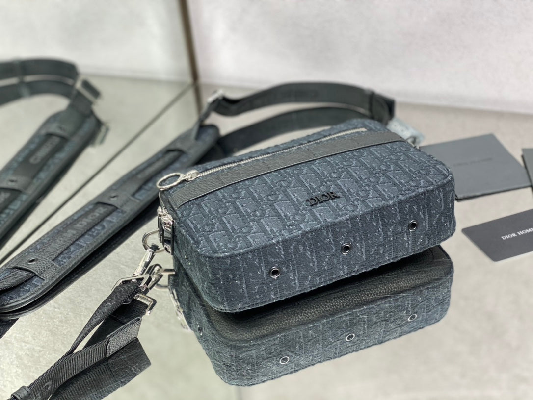 Dior 經典相機包-22*15*5cm