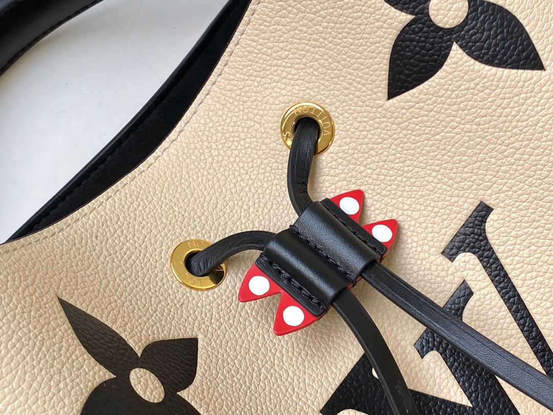 LV M56889 奶白色 NéoNoé 中號水桶包