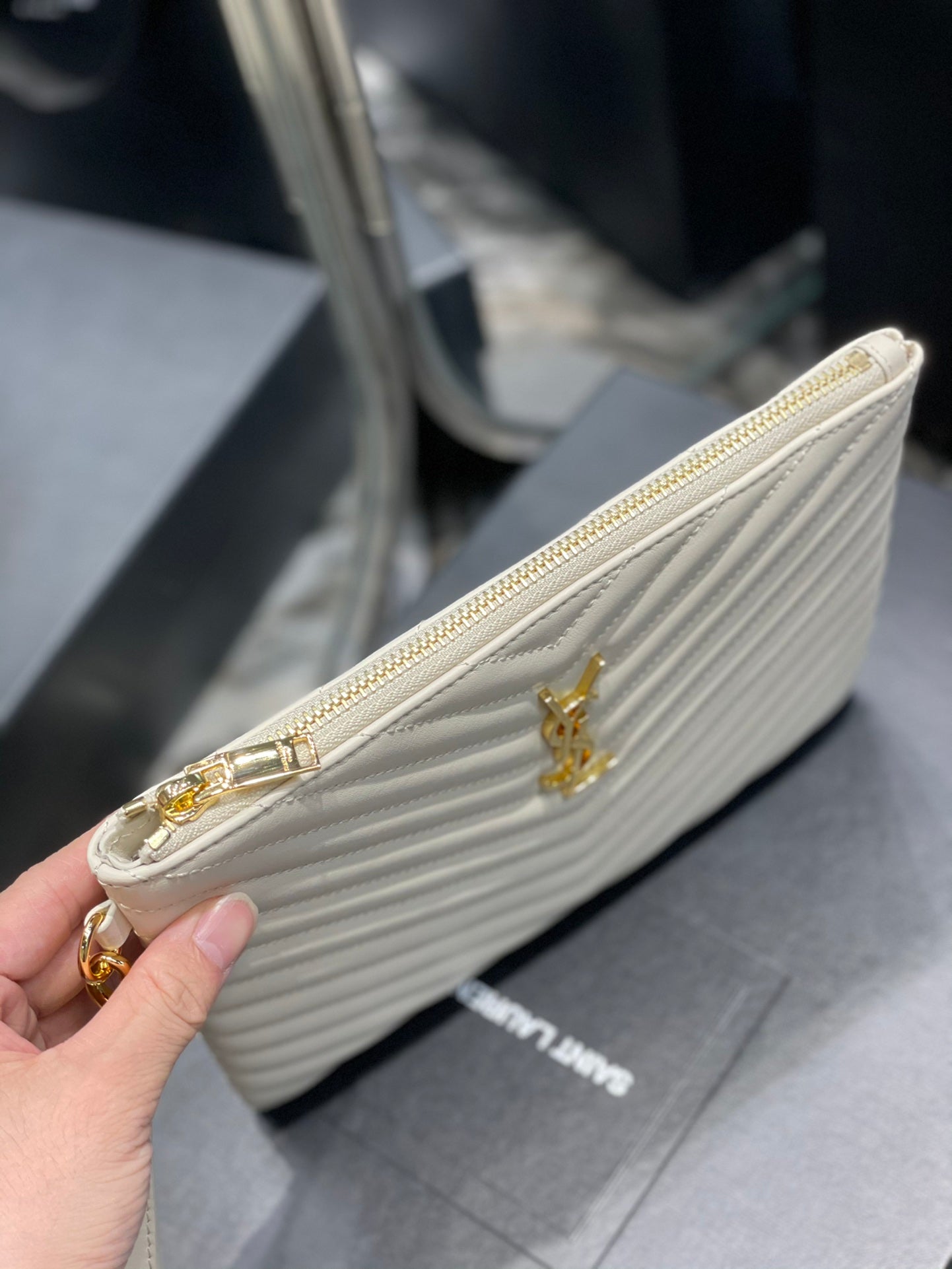 YSL 提花拼接文件手拿包-白色金扣-24cm