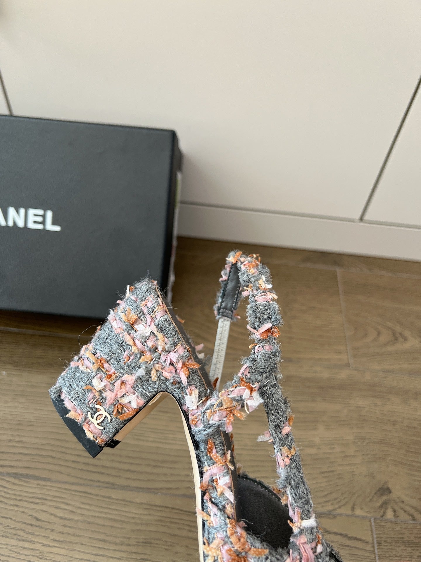 小香家-2023早春新款 經典芭蕾舞單鞋 毛呢中跟款