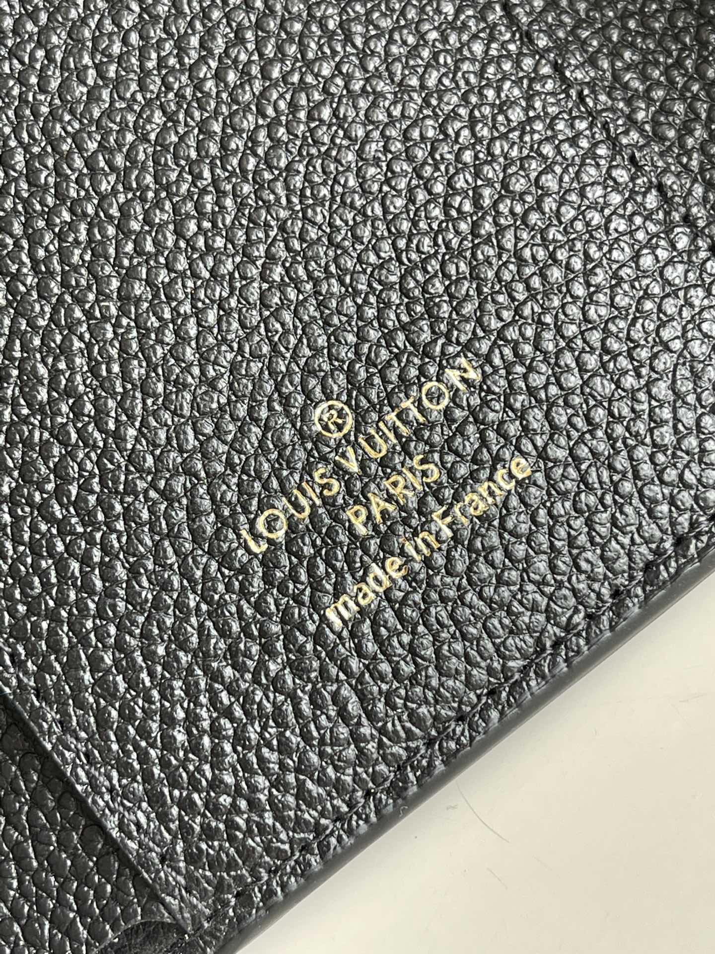 LV M64060 三折短夾