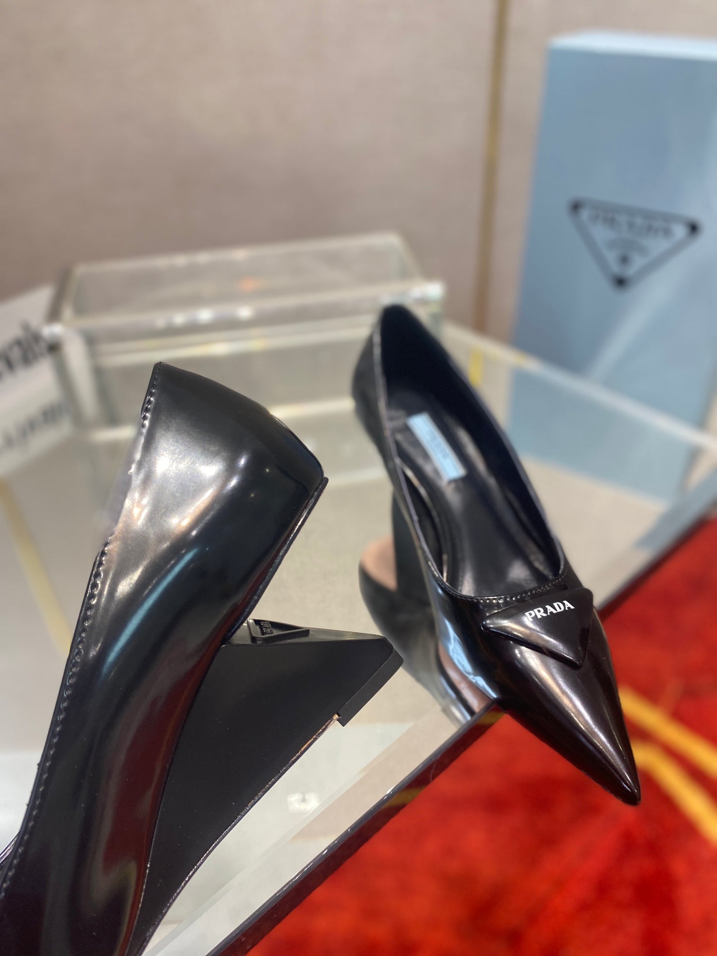 Prada鞋-Prada 漆皮低跟鞋（黑）