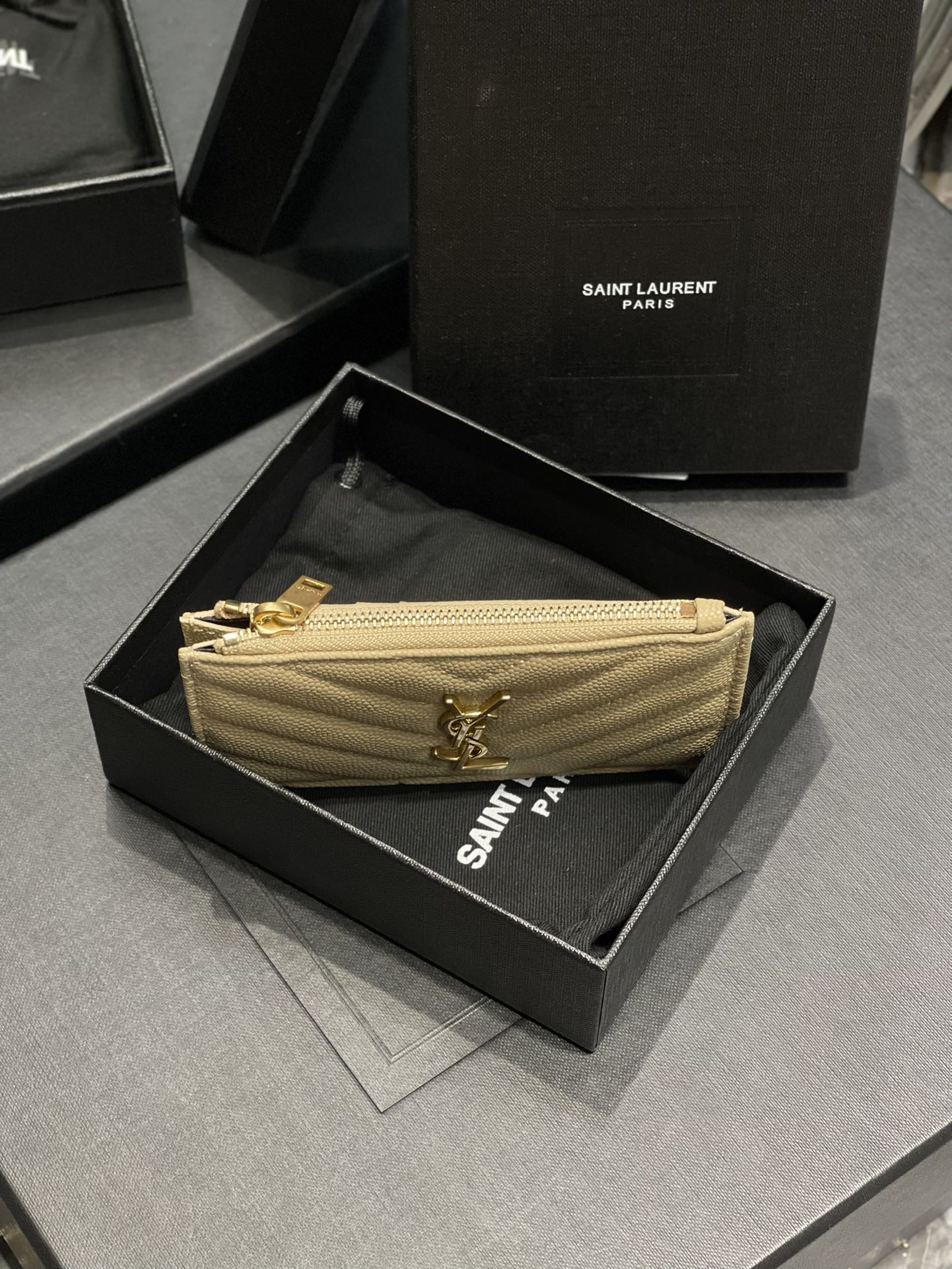 YSL 新品卡包_杏色金扣