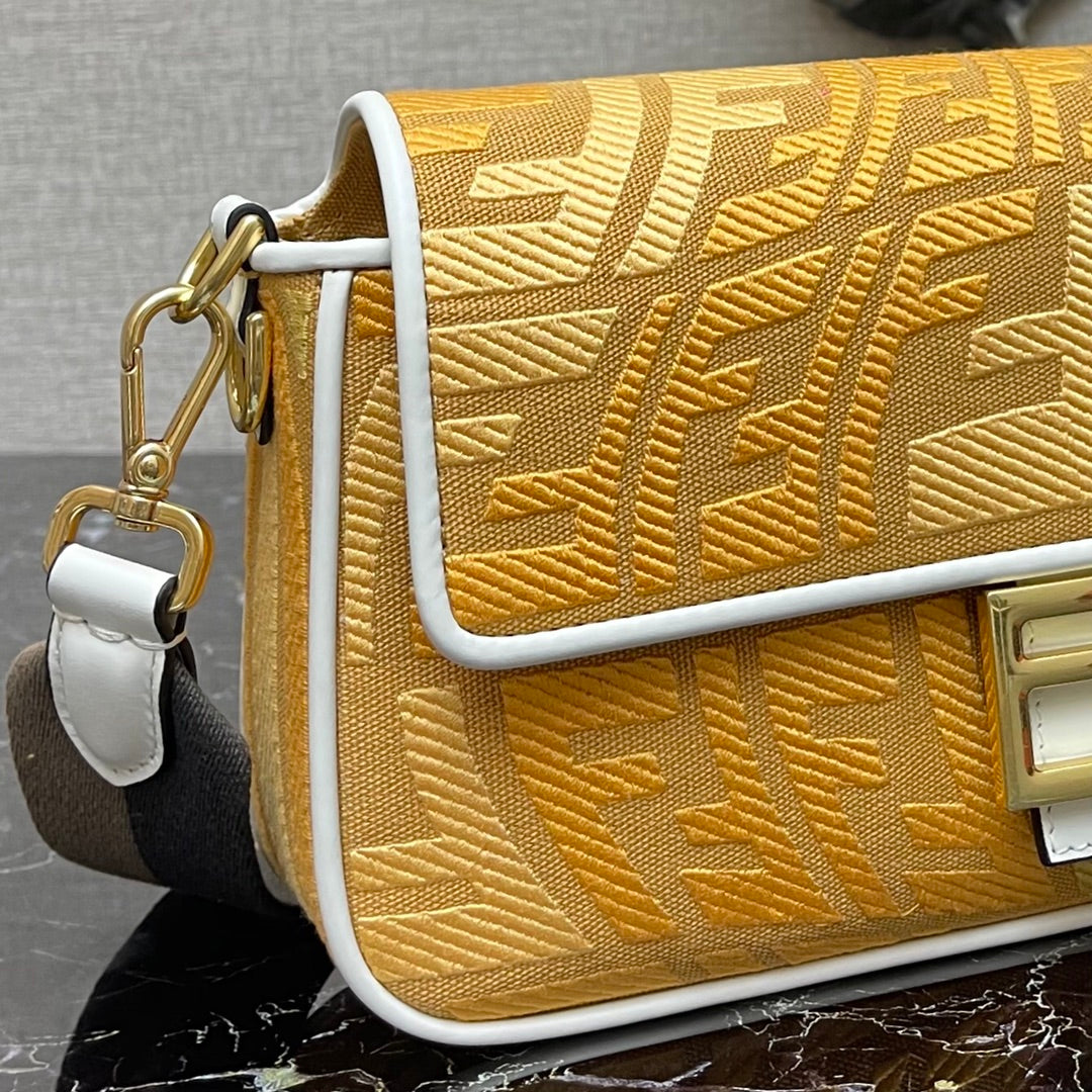 芬F家-Baguette-中長型黃色魚眼刺繡法棍包
