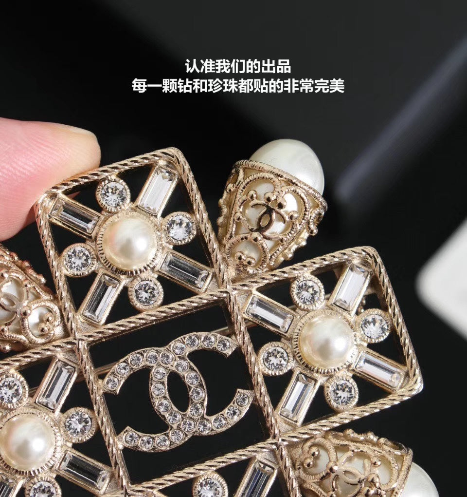 Chanel 胸針