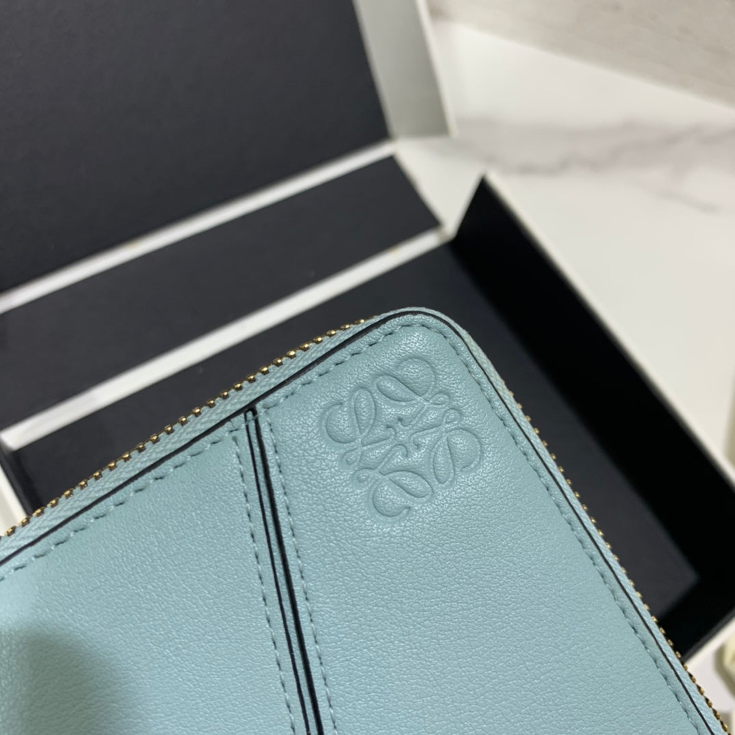 Loewe Puzzle系列 拉鍊短夾