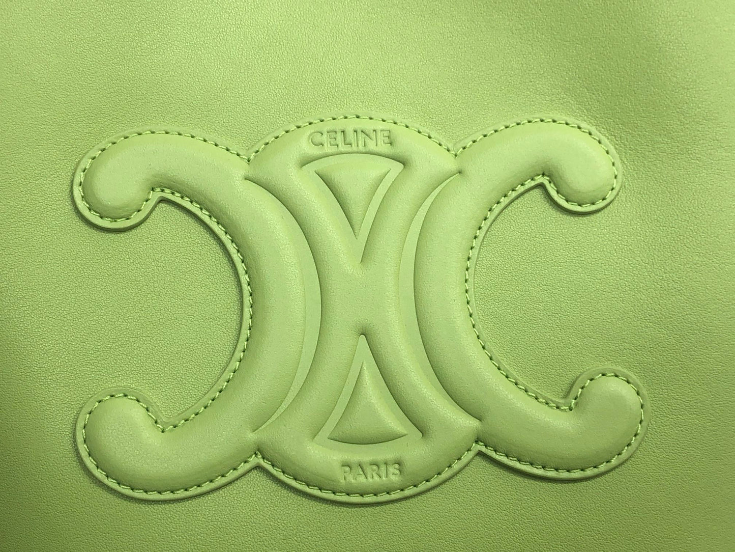 賽C家-2022s春夏新品 CUIR TRIOMPHE小號光滑牛皮水桶包