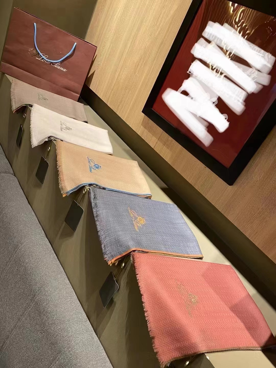 L-Piana  100%羊絨純色系水毛人字紋金斯圍巾-200隻水絨紗線-90*200cm