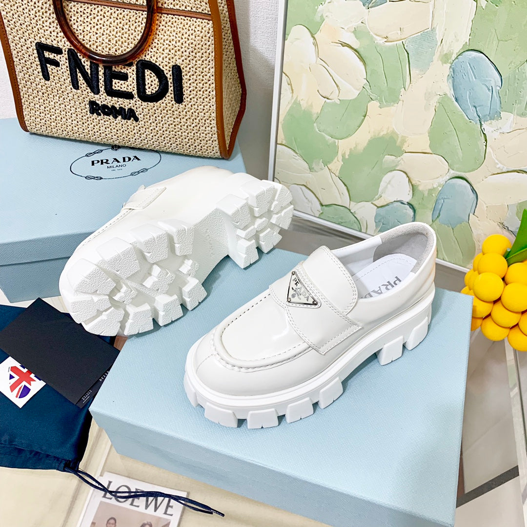 Prada鞋-Prada Monolith 厚底樂福鞋（白）