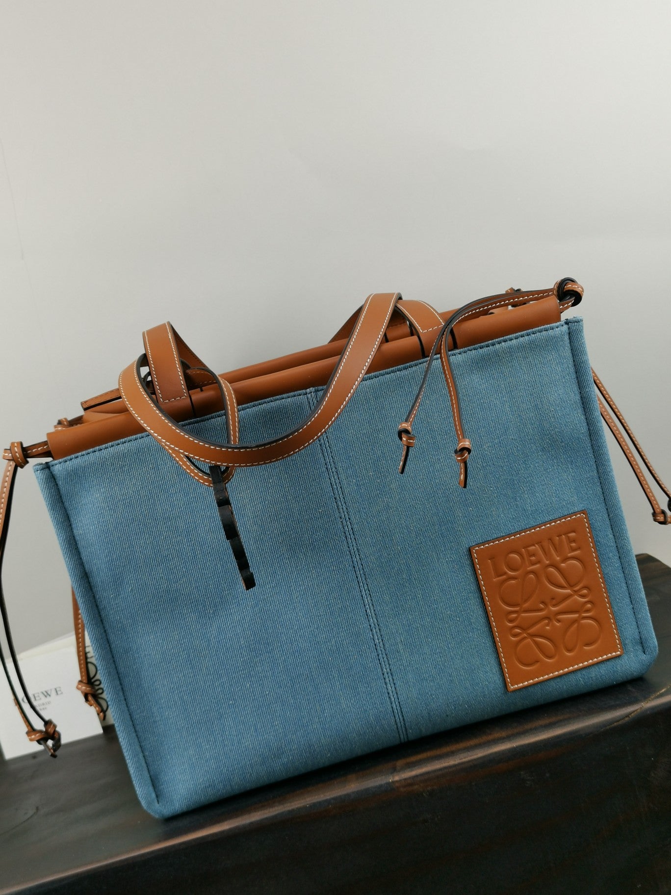羅L威-Cushion tote 小牛皮 牛仔色