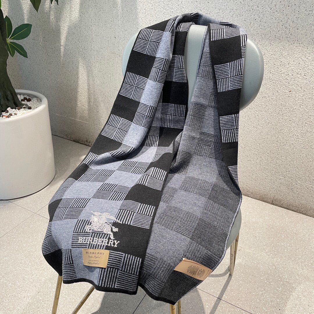 巴B家-經典戰馬圍巾 180*32cm 100%進口針織羊絨 黑色