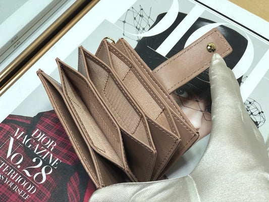 Dior 風琴卡包