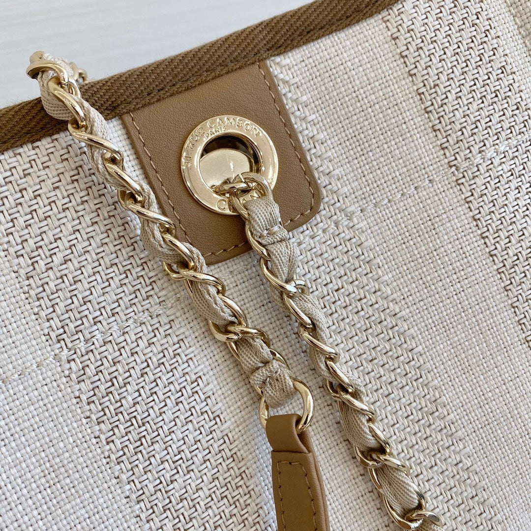 Chanel 中號米色條紋沙灘包