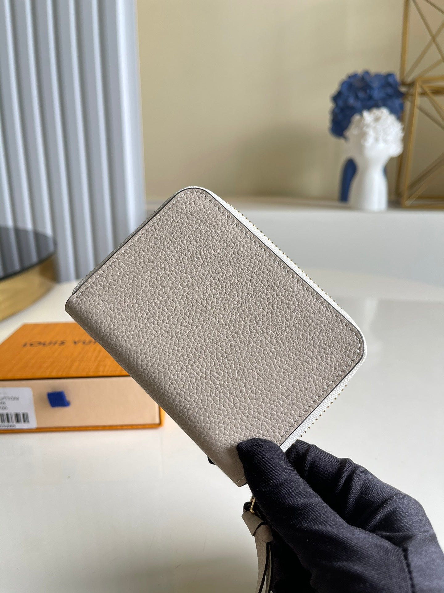 LV M80100杏色 ZIPPY 拉鍊零錢包